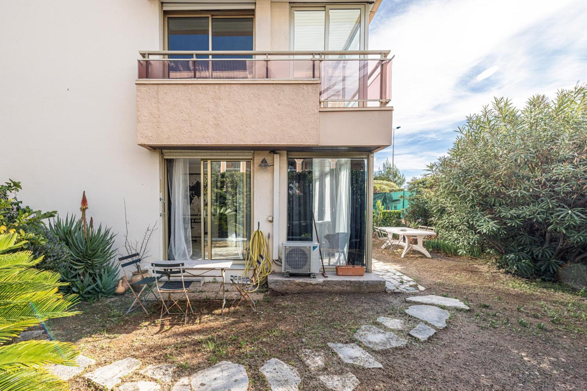 Appartement Le Globe Trotteur à Saint-Laurent-du-Var Extérieur photo