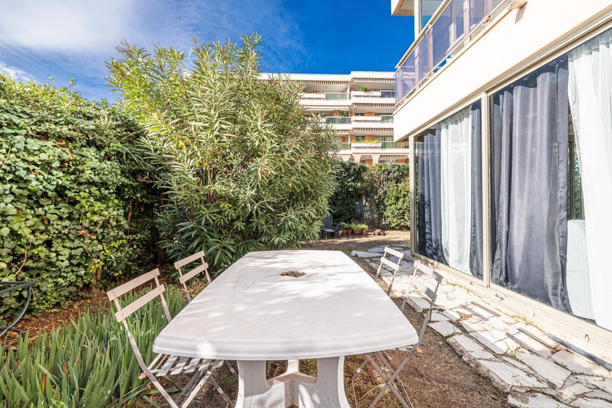 Appartement Le Globe Trotteur à Saint-Laurent-du-Var Extérieur photo