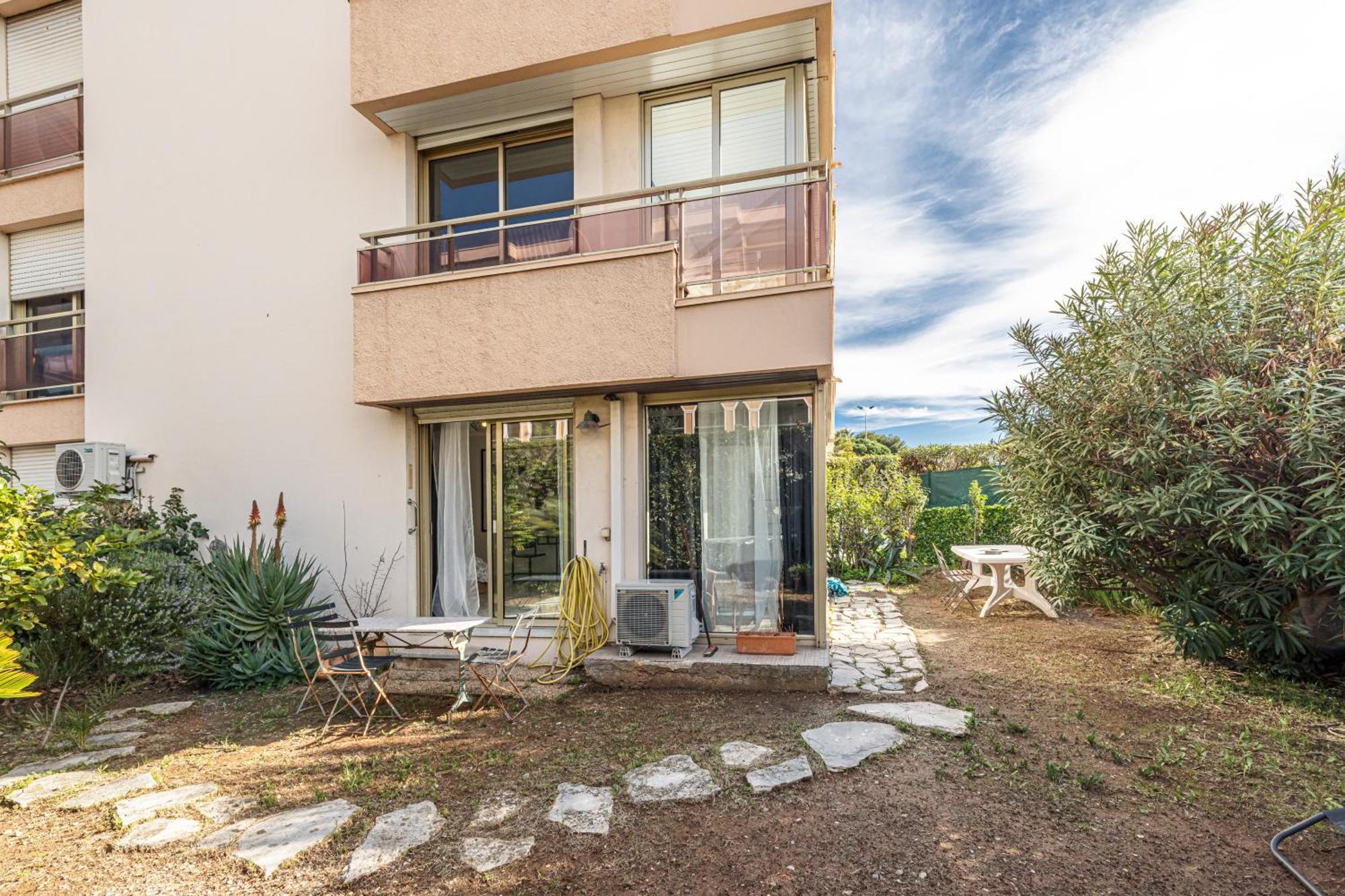 Appartement Le Globe Trotteur à Saint-Laurent-du-Var Extérieur photo