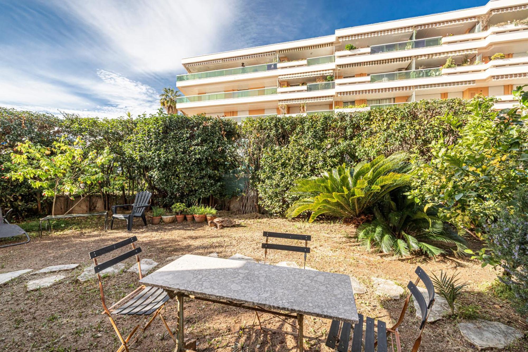 Appartement Le Globe Trotteur à Saint-Laurent-du-Var Extérieur photo
