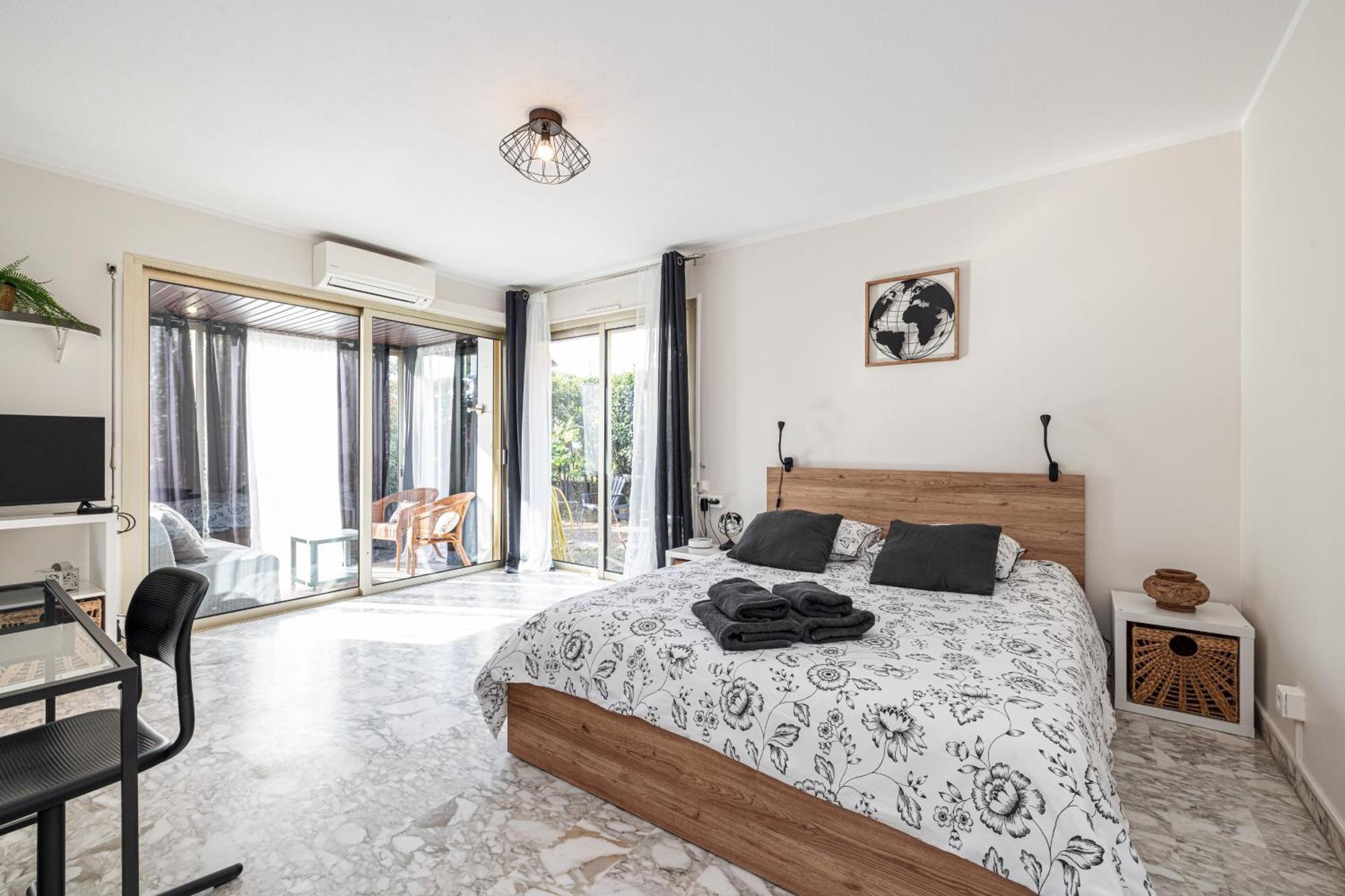 Appartement Le Globe Trotteur à Saint-Laurent-du-Var Extérieur photo