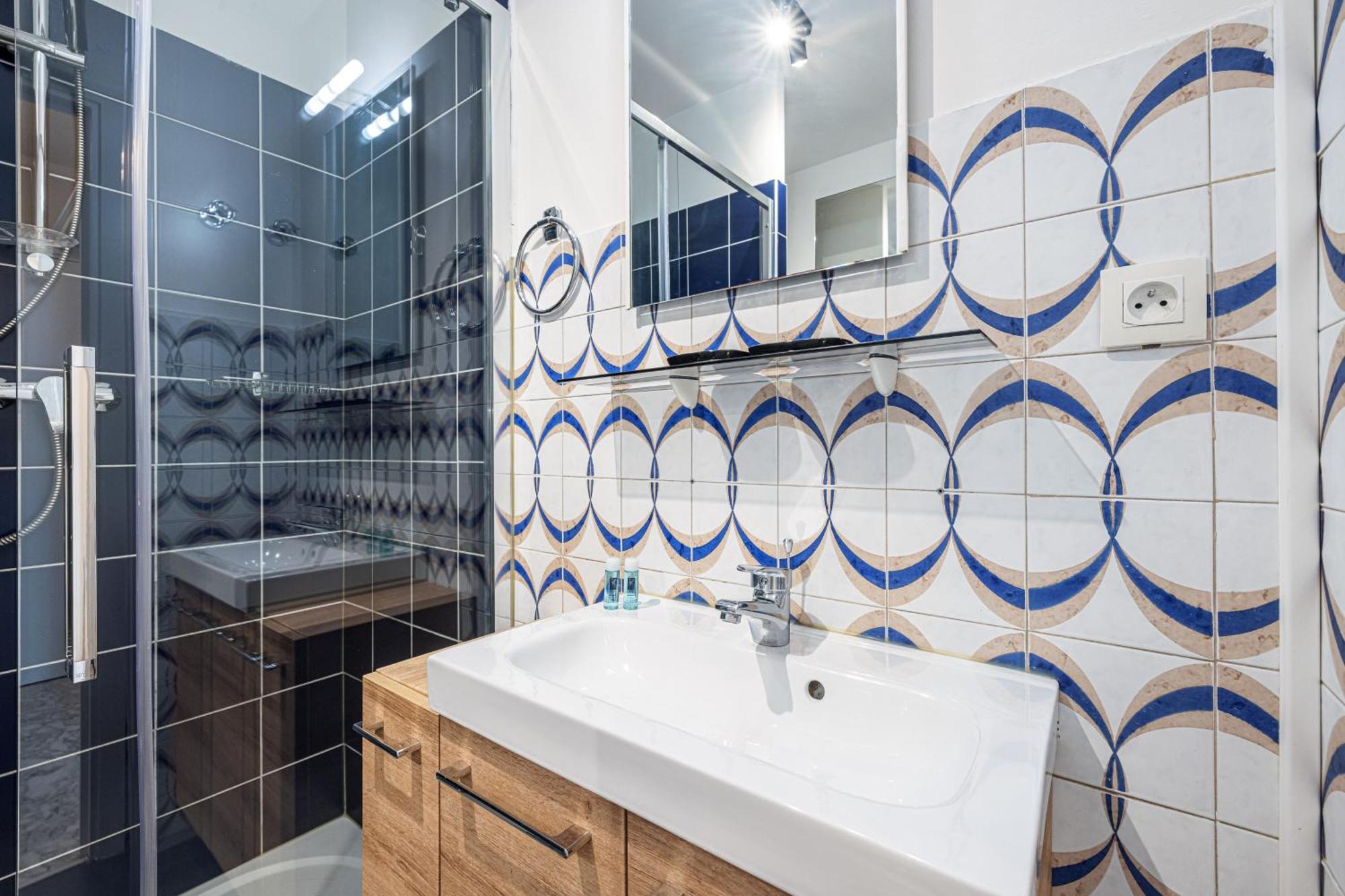 Appartement Le Globe Trotteur à Saint-Laurent-du-Var Extérieur photo