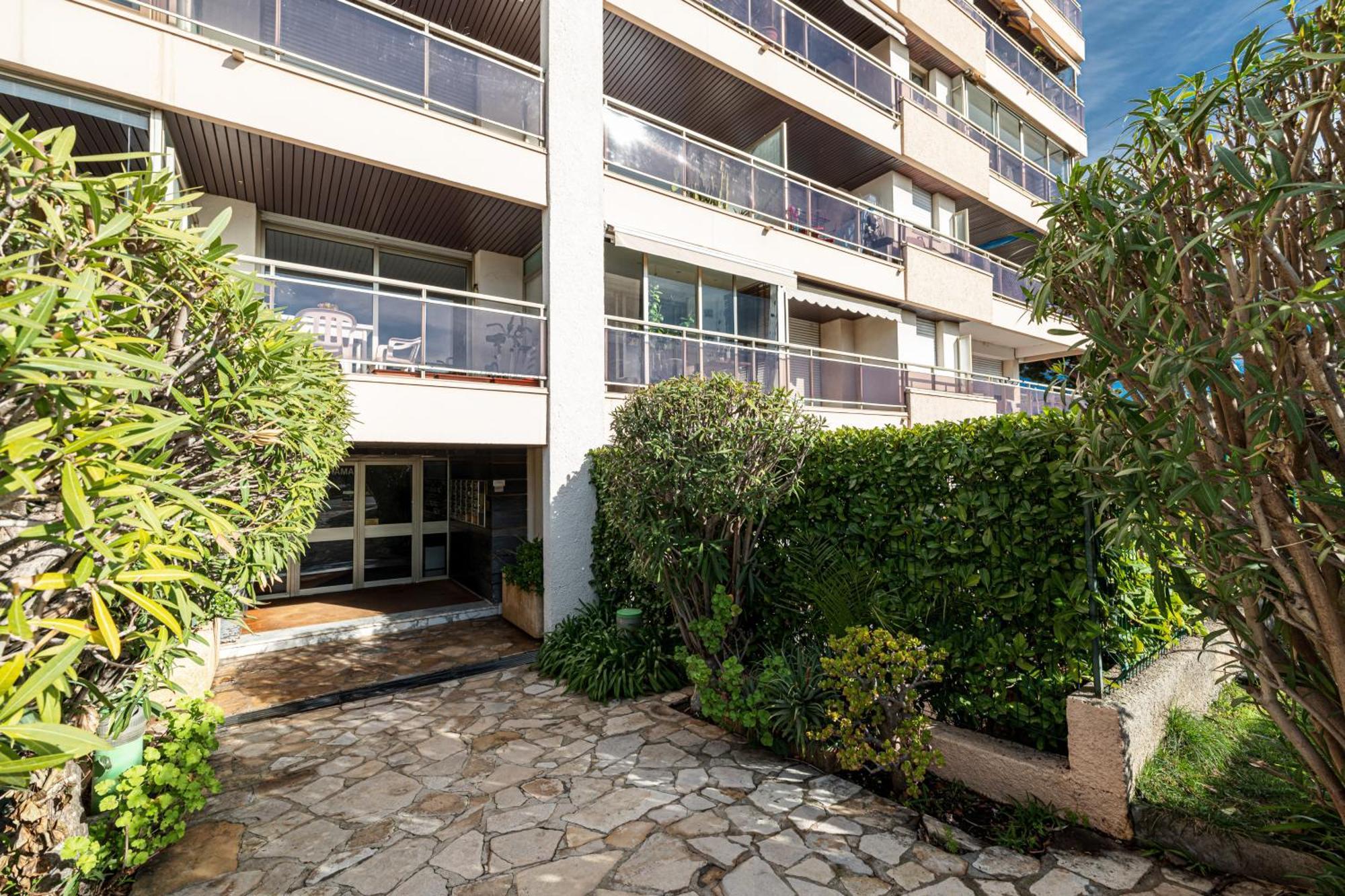 Appartement Le Globe Trotteur à Saint-Laurent-du-Var Extérieur photo